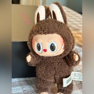 LABUBU Exciting Macaron - Chestnut Cocoa - new // card is included. SECRET